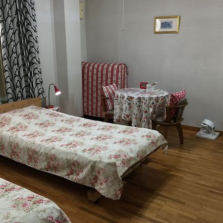 Ladies Inn Motomachi - Caters To Women Hita Exteriör bild